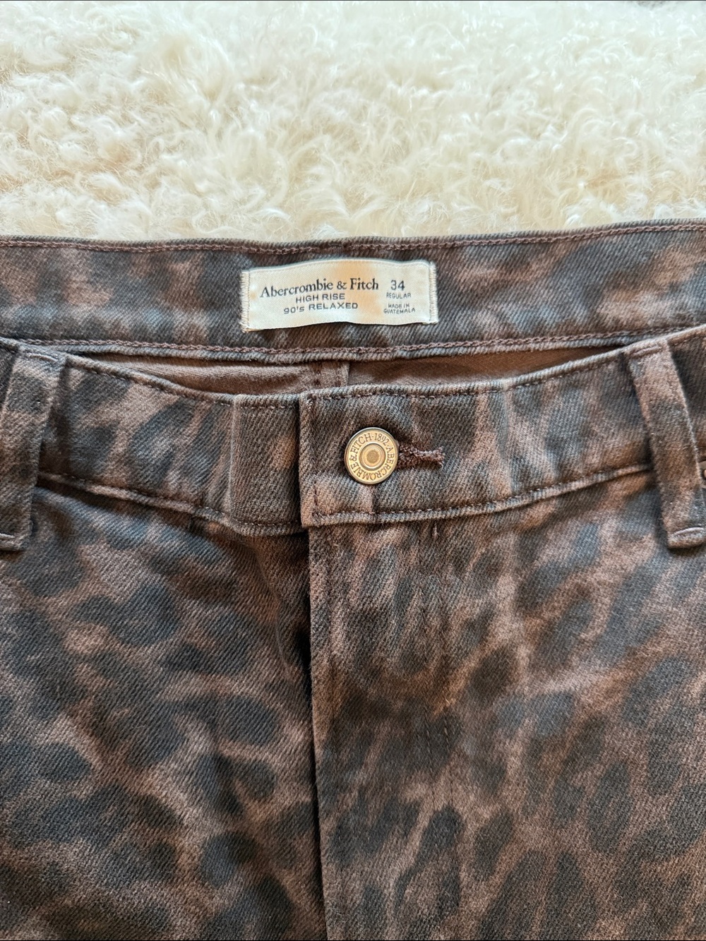 Abercrombie & Fitch Leopard Print High-Rise Relaxed Jeans - Brown/Black